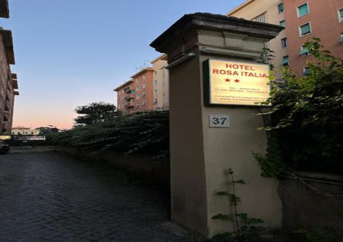 Rosa Italia Hotel Roma - Tap to explore photos