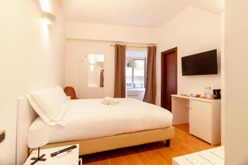 Hotel Domus Rome - Tap to explore photos