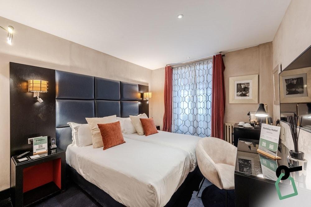 Hotiday Room Collection - Paris Arc de Triomphe Room Type - Superior Double Room