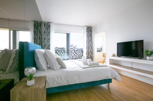 Majestic & Idyllic Parisian Flat - Champs-Elysées