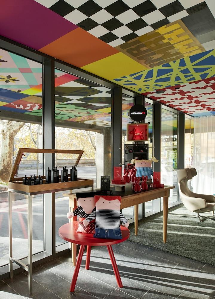 citizenM Rome Isola Tiberina - Tap to explore photos