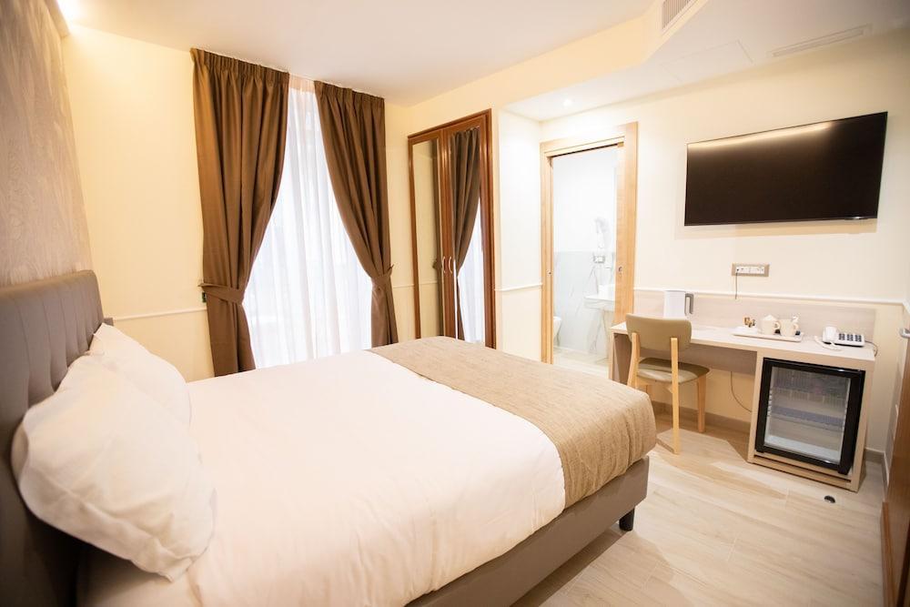Hotel Maximus Room Type - Deluxe Double or Twin Room, City View