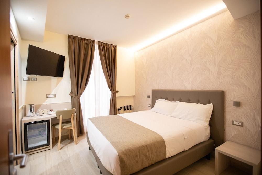 Hotel Maximus Room Type - Junior Suite, Patio, City View