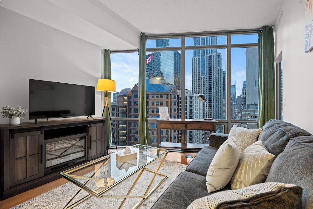 Burano Condos in Downtown Toronto Room Type - Deluxe Apartment, 1 Bedroom, City View Burano Condos in Downtown Toronto Room Type - Deluxe Apartment, 1 Bedroom, City View