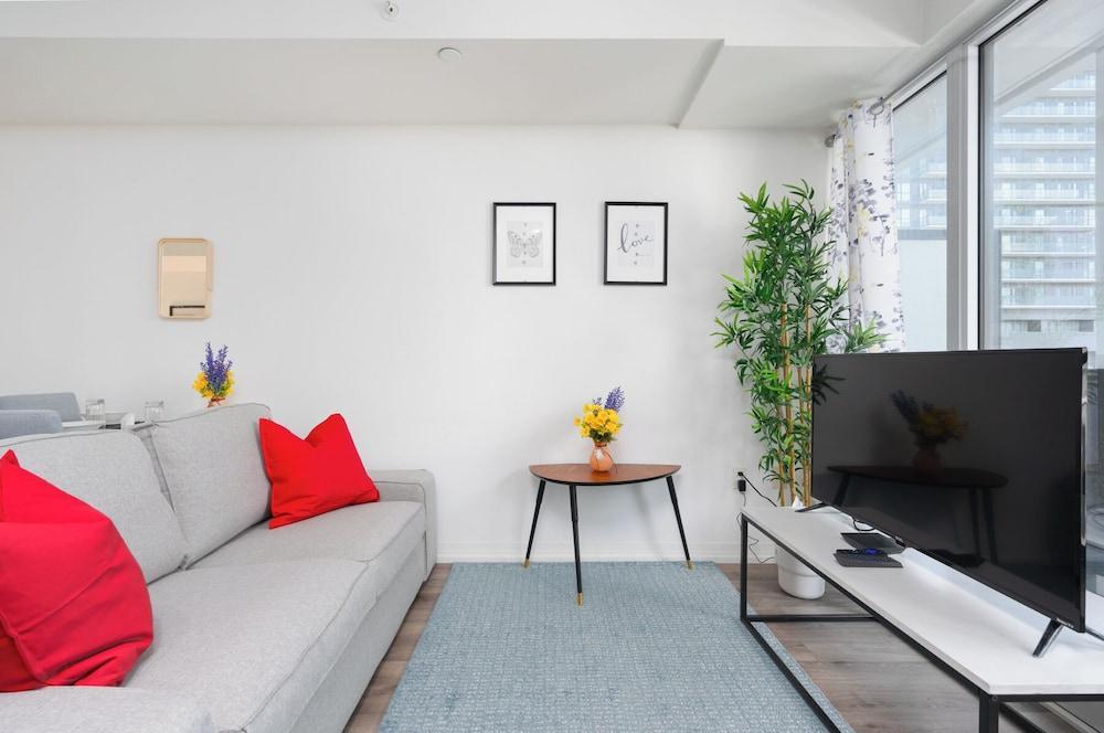 Soho Residence Jarvis - Tap to explore photos
