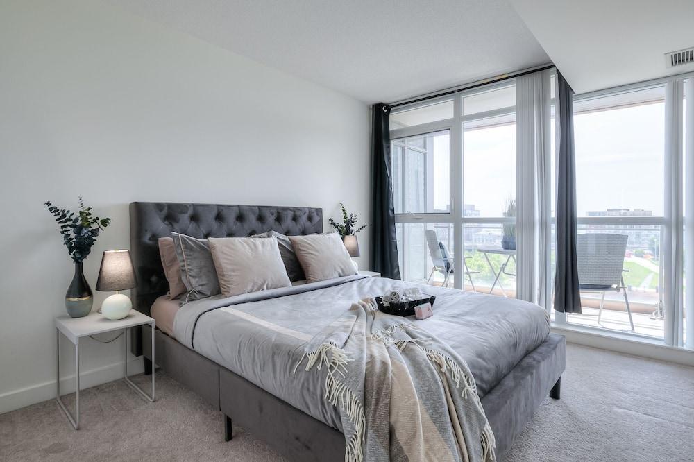 Waterfront Luxury Suites - Tap to explore photos