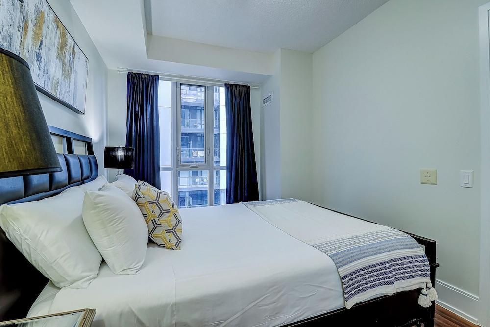 Rooftop Suite - Walk to CN Tower, MTCC, Entertainment District - Tap to explore photos