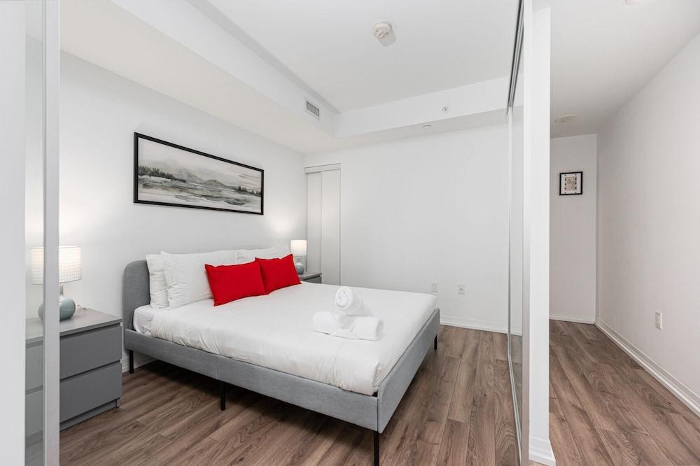 Jarvis Vacation Suites - Tap to explore photos