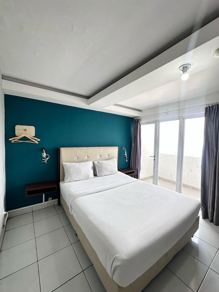 IZI COZI HOTEL KEMAYORAN Room Type - Standard Double Room