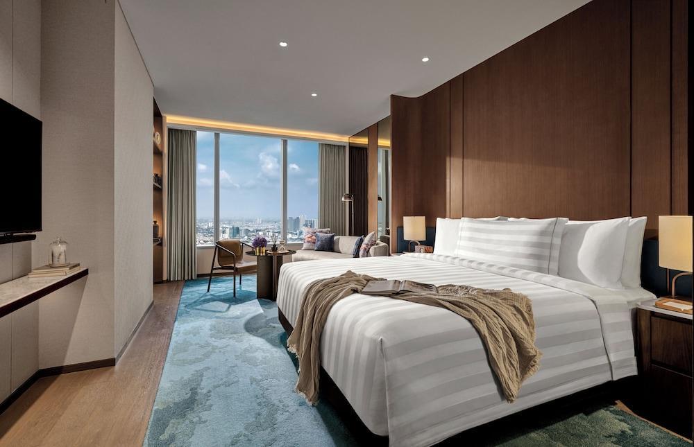 Pan Pacific Jakarta Room Type - Pacific Club King Room