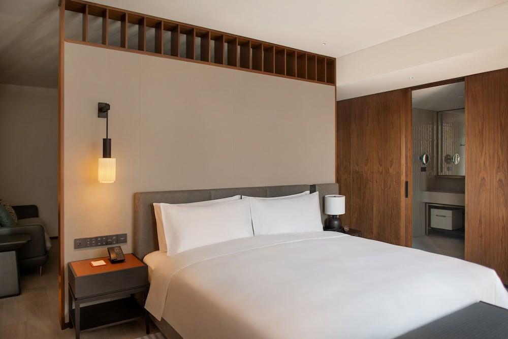 New World Guangzhou Hotel by Rosewood Hotel Group Room Type - Grand Studio