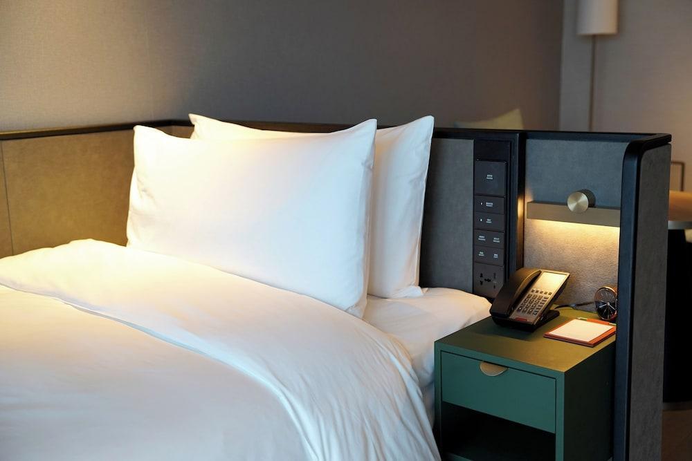 New World Guangzhou Hotel by Rosewood Hotel Group Room Type - Business Twin Room