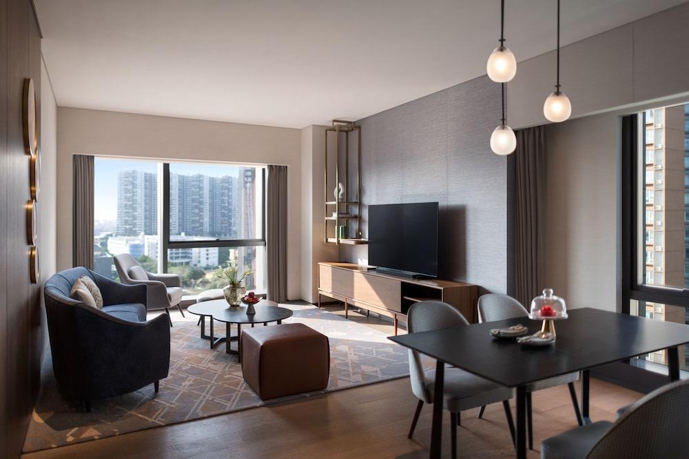 New World Guangzhou Hotel by Rosewood Hotel Group Room Type - Executive Suite