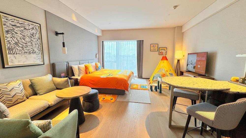 New World Guangzhou Hotel by Rosewood Hotel Group Room Type - Family Room, 1 King Bed