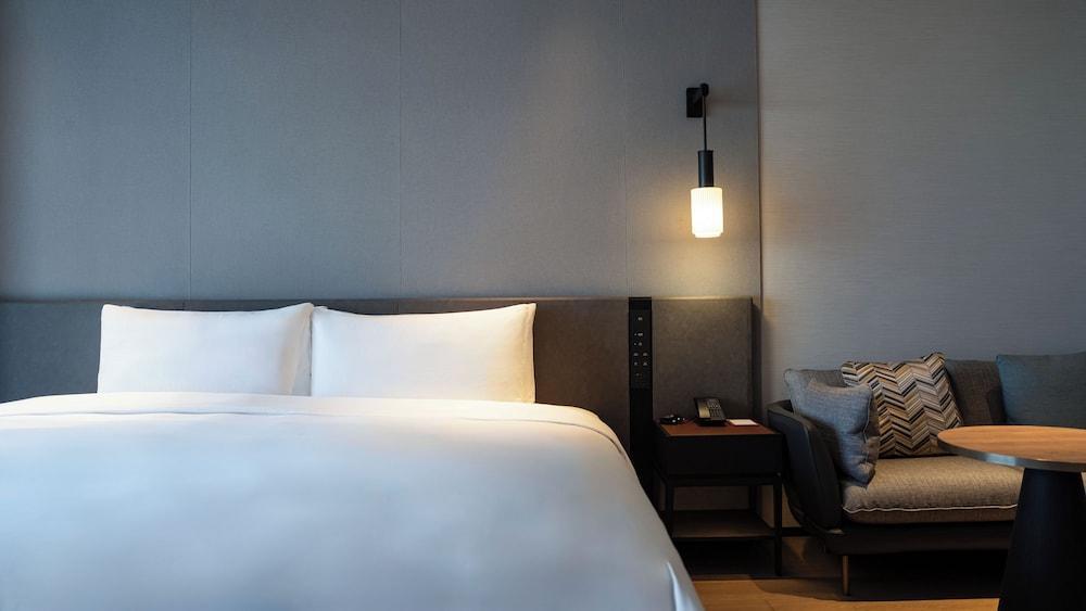 New World Guangzhou Hotel by Rosewood Hotel Group - Tap to explore photos