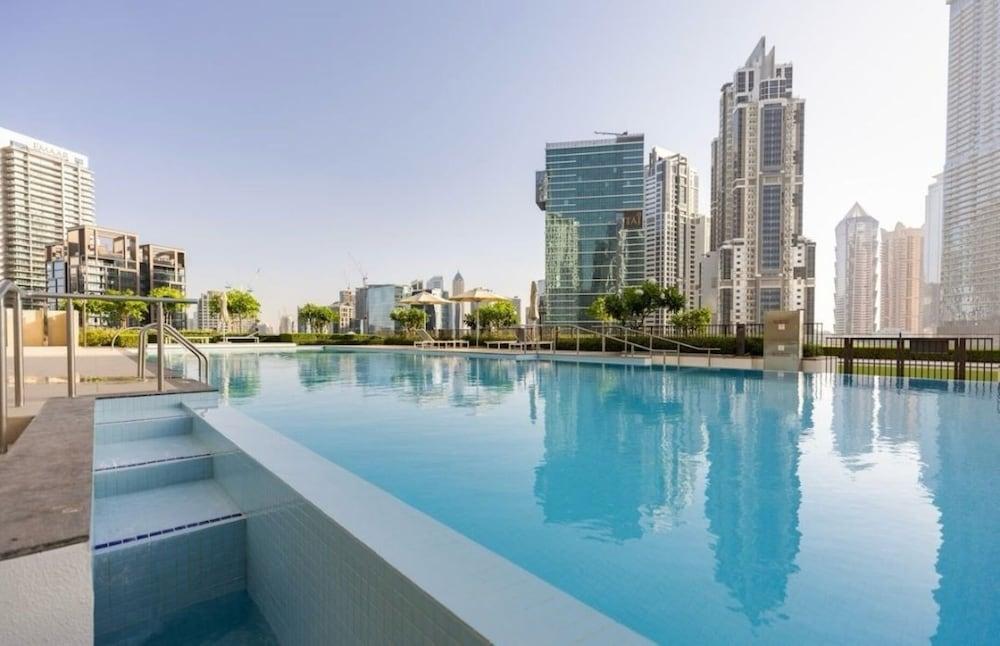 Luxury 1-Bedroom Apartment At Burj Crown - Tap to explore photos