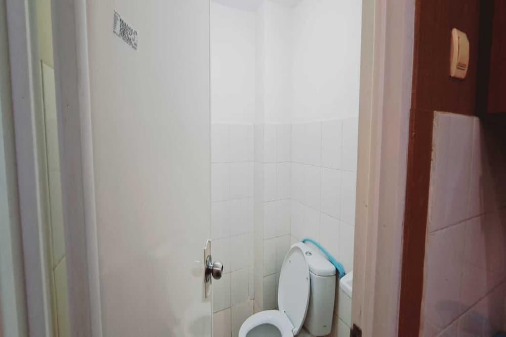 Capital O 94095 Angkasa Hotel Dua - Tap to explore photos