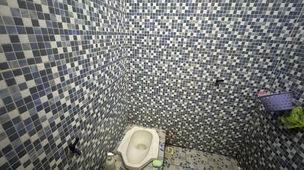 SPOT ON 94001 Sri Residence - Tap to explore photos