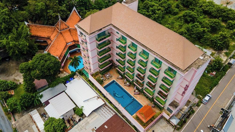 Nanthana Villa Hotel - Tap to explore photos