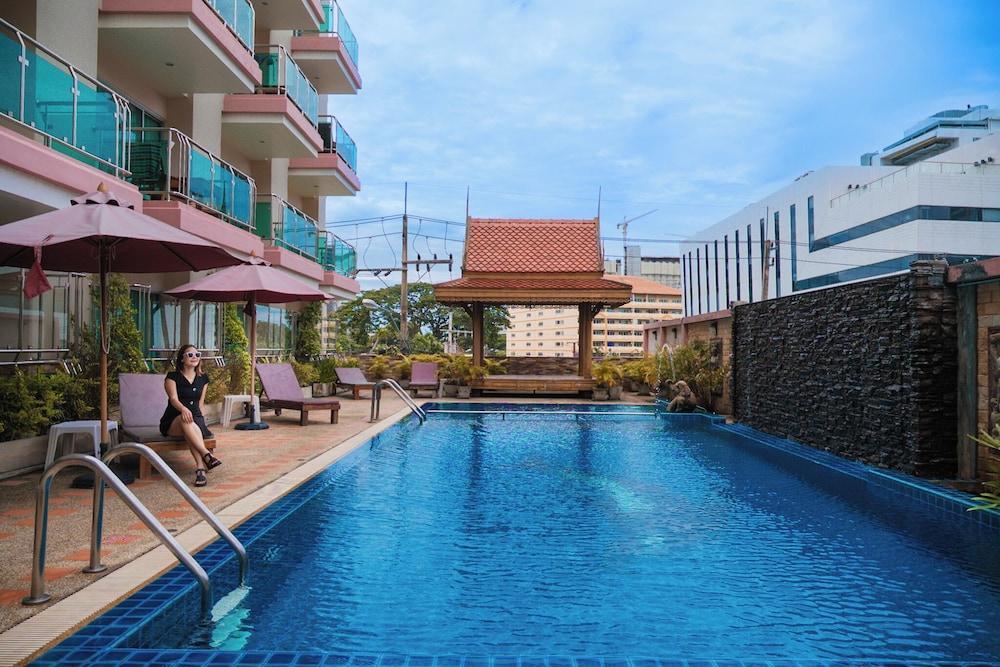 Nanthana Villa Hotel - Tap to explore photos