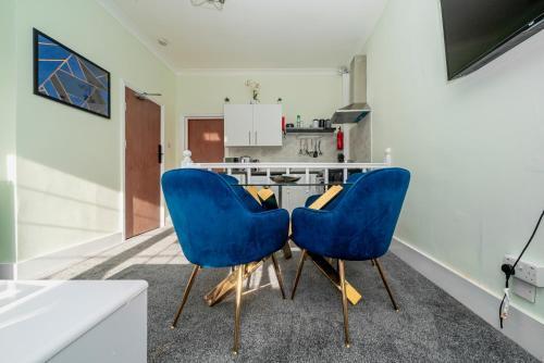 Uksas Stunning one bedroom Flat Free Parking - Tap to explore photos