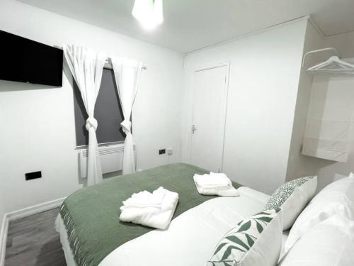 Studio with Bathroom and Kitchen 20 minutes from Central London