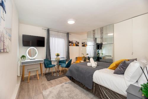 Chic Studio Apartment, Bus 18 to Euston in 30 min.