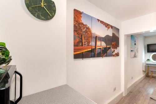 Chic Studio Apartment, Bus 18 to Euston in 30 min. - Tap to explore photos