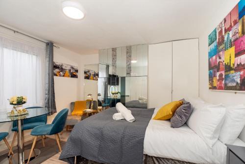 Chic Studio Apartment, Bus 18 to Euston in 30 min. - Tap to explore photos
