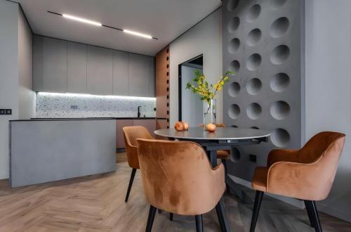 2BD Hyde Park Elegance Escape - Tap to explore photos