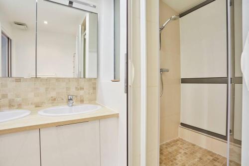 Rent a Room apartments - Degas - Tap to explore photos