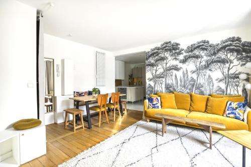 Luxury top floor duplex near Le Marais - Tap to explore photos