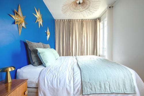 Luxury top floor duplex near Le Marais - Tap to explore photos