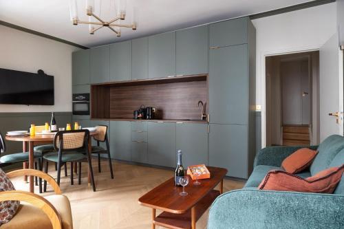 TheBlueStay 272 - Stunning Apartment in Paris 6 - Tap to explore photos