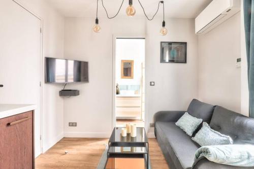 Cozy and practical apt in the 10th arrondissement - Tap to explore photos