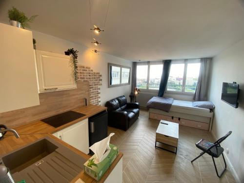 Full Loft in PARIS - 2 single beds for 2 - Chinatown - Tap to explore photos