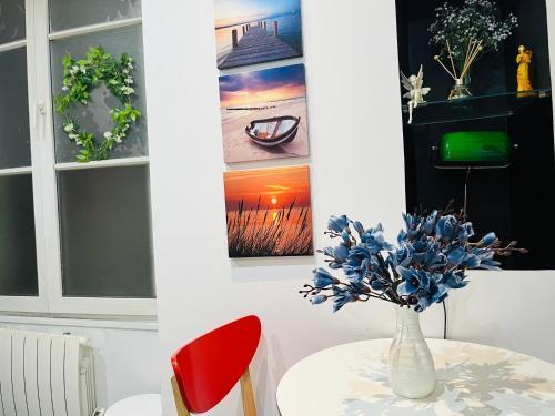 Chic flat in the heart of Marais near Pompidou Centre - Tap to explore photos