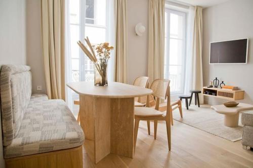 Margot - Luxury 2BR Mouffetard Historic Heights - Tap to explore photos