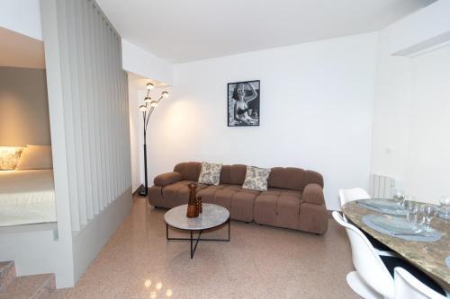 Apartment Père Lachaise by Studio prestige