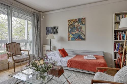 Luminous & Modern Flat with Balcony Paris-Bastille - Tap to explore photos