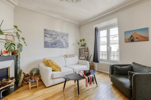 Stunning & warm flat in the 11th - Parmentier - Tap to explore photos