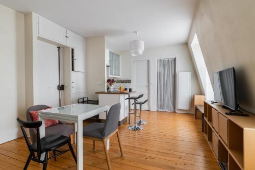 Studio renove centre paris 11 et cosy - 2P - Tap to explore photos