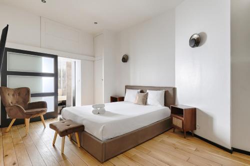 Sentier Historical Center Charming & Cosy Apartment - Tap to explore photos