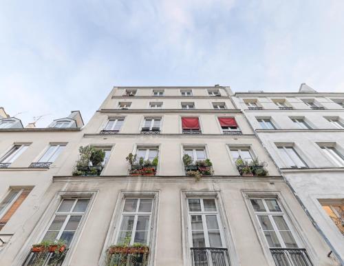 Sentier Historical Center Charming & Cosy Apartment