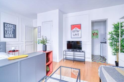 Apartment 3 People Voltaire-Saint Ambroise - Tap to explore photos