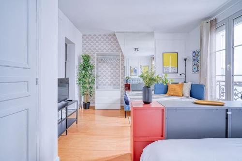Apartment 3 People Voltaire-Saint Ambroise - Tap to explore photos