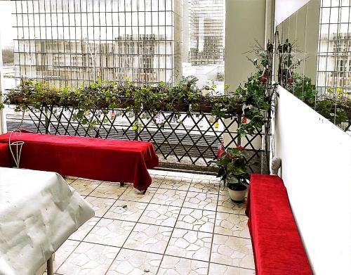 Seine Front Room / Lib. F.Mitterrand - Tap to explore photos