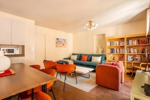 Le Marais - Les Halles Colorful & Modern 3BD - Tap to explore photos