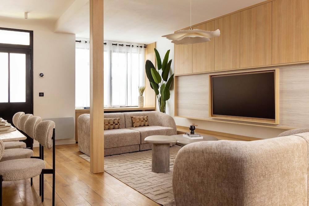 Luxury House With AC - 6bd/12p - Batignolles - Tap to explore photos