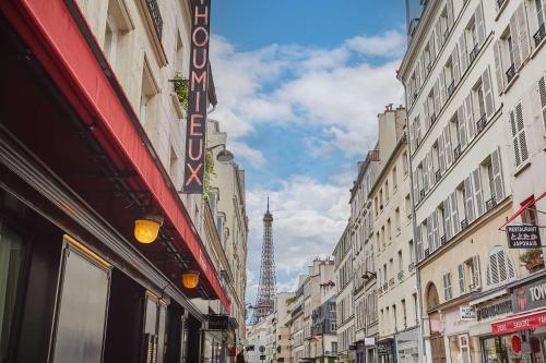Eiffel Tower Apartment/Invalide by Studioprestige